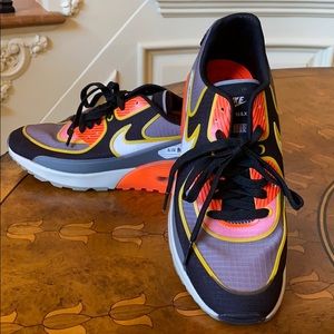 ⭐️NWOT⭐️Women’s Nike Air Max Sneakers
